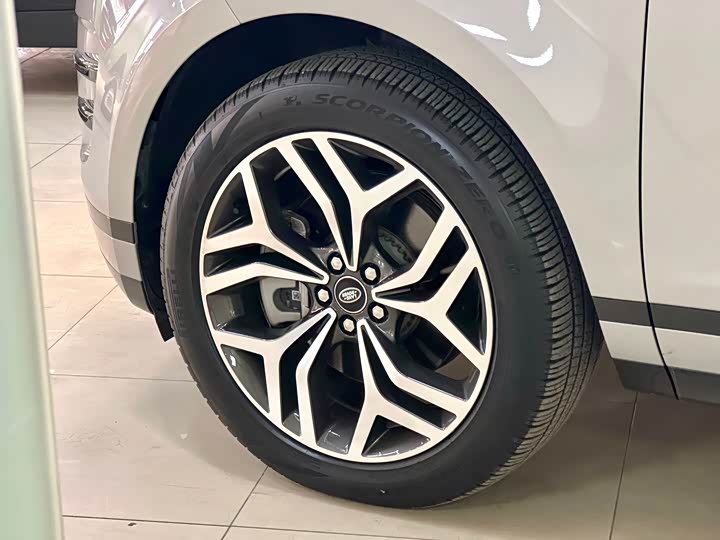 Фото 3 - Land Rover Range Rover Evoque L Hybrid