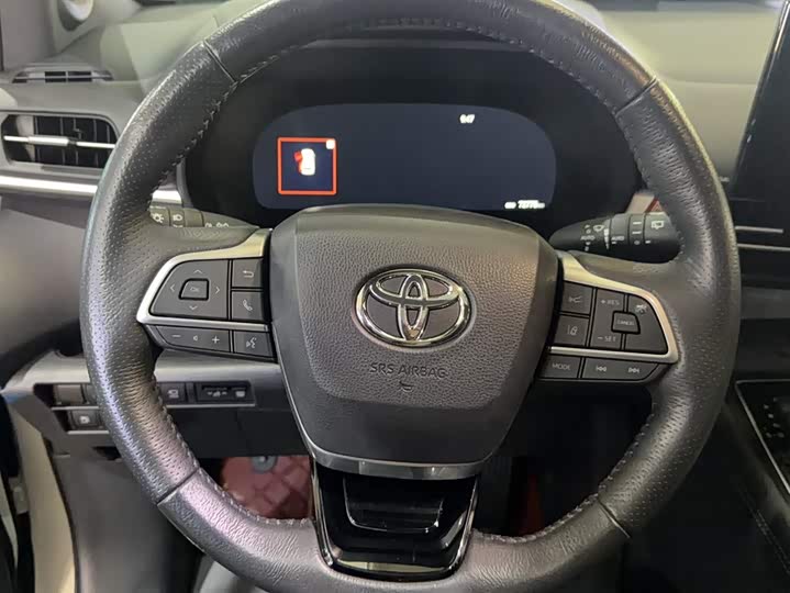 Фото 4 - Toyota Granvia