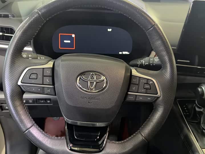 Фото 5 - Toyota Granvia