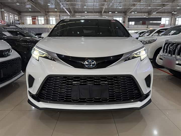 Фото 9 - Toyota Granvia