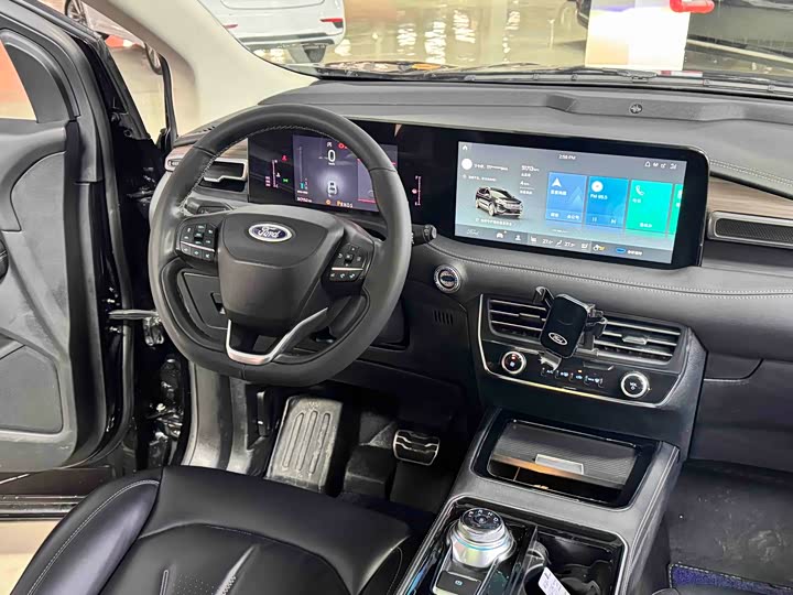 Фото 4 - Ford Edge