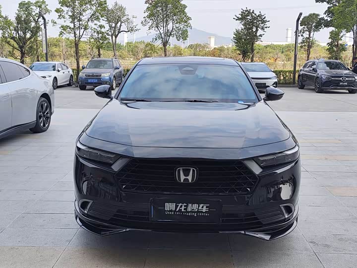 Фото 2 - Honda Accord