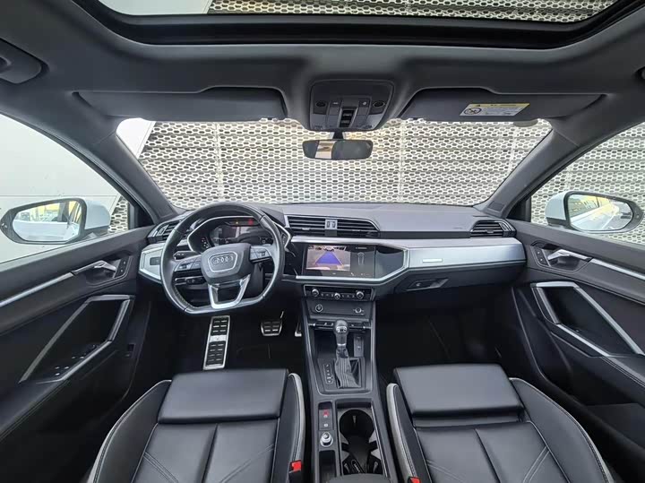 Фото 8 - Audi Q3