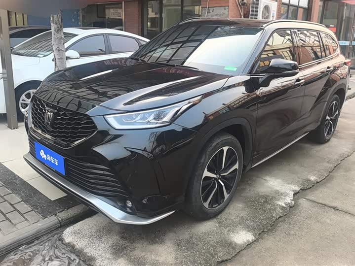 Фото 1 - Toyota Crown Kluger