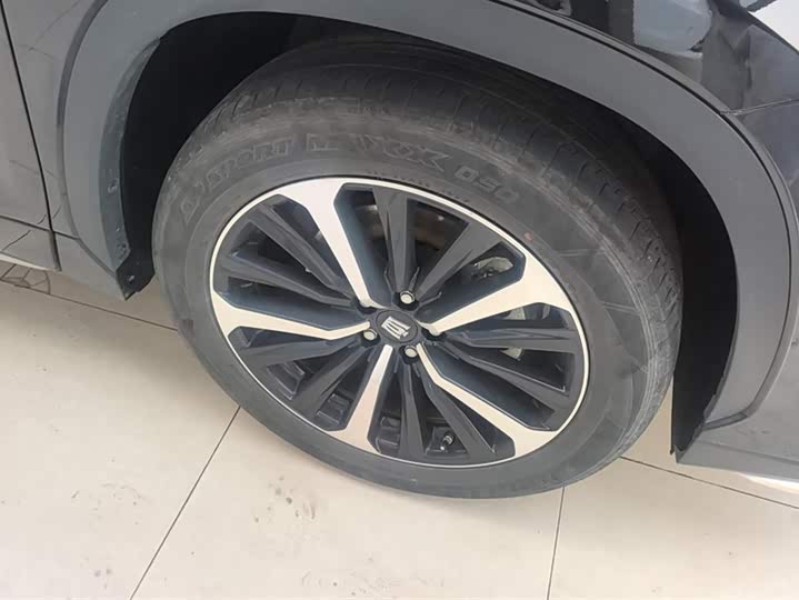 Фото 6 - Toyota Crown Kluger