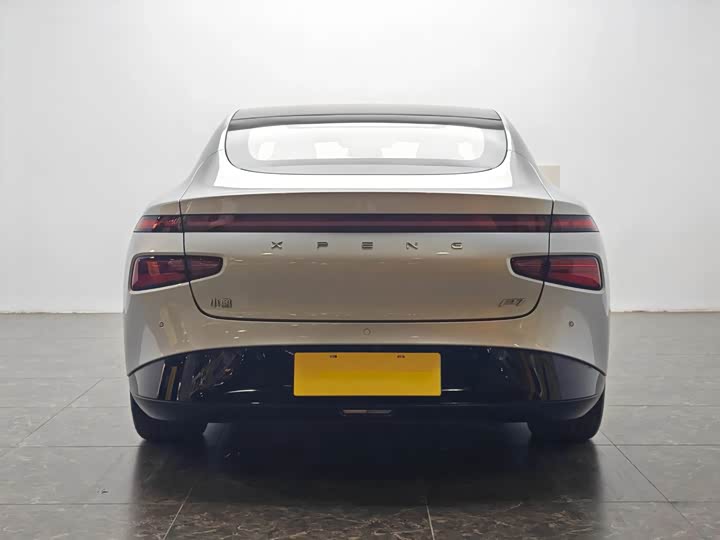 Фото 6 - XPeng P7