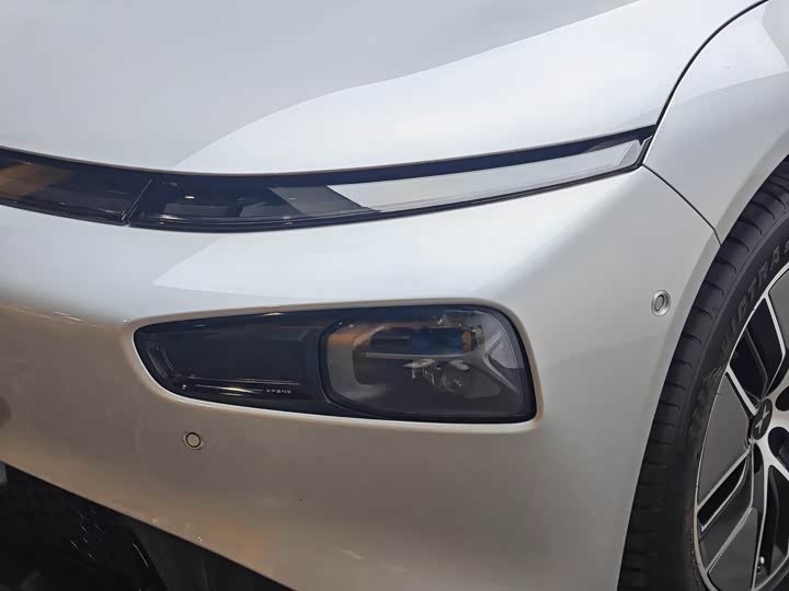 Фото 8 - XPeng P7