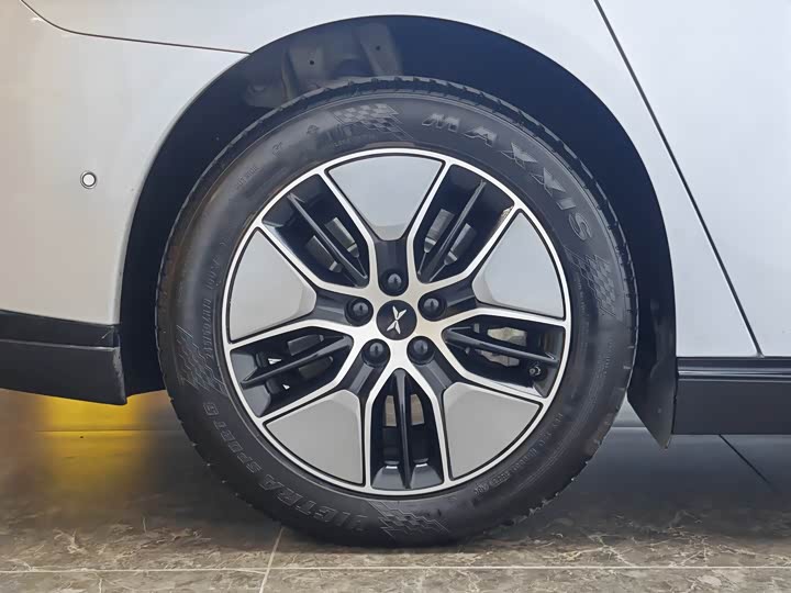 Фото 9 - XPeng P7