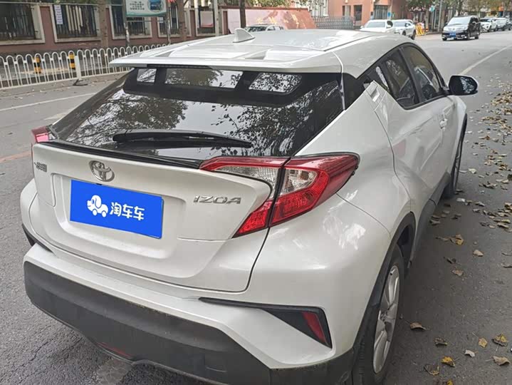 Фото 3 - Toyota Izoa