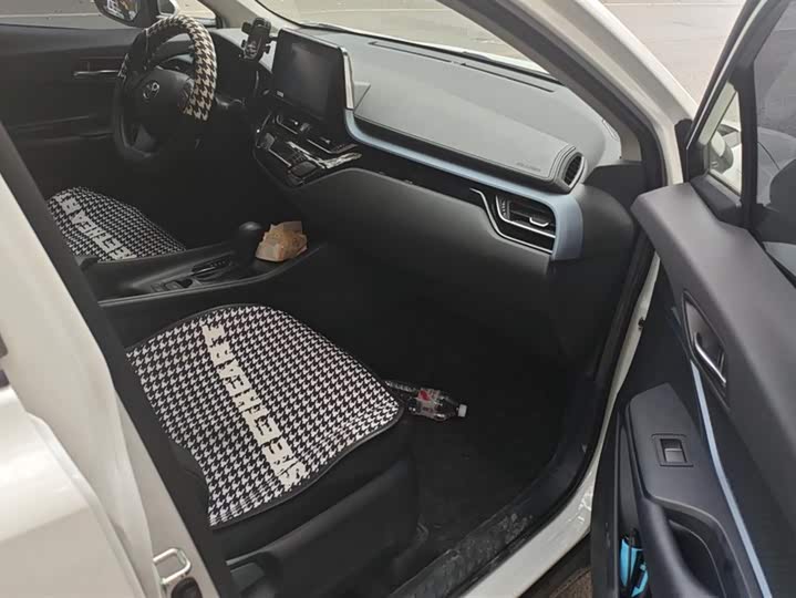 Фото 8 - Toyota Izoa