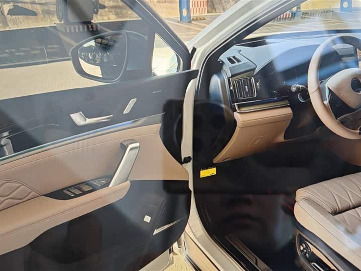 Фото 8 - BYD Tang Hybrid/EV