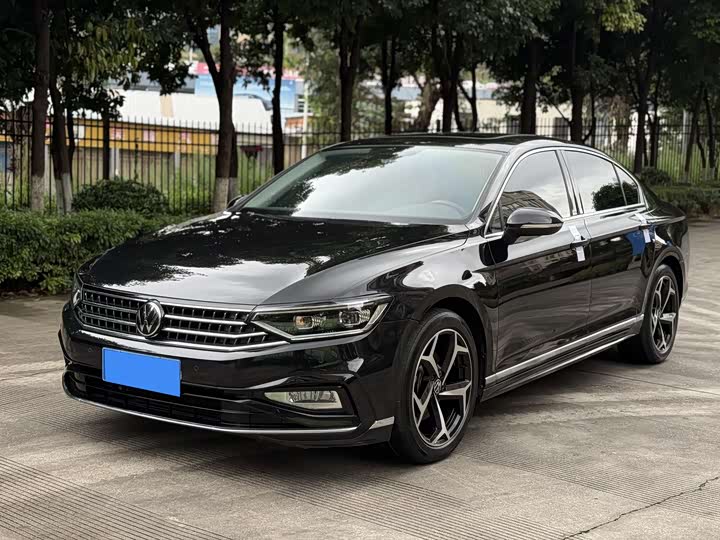 Фото 1 - Volkswagen Magotan