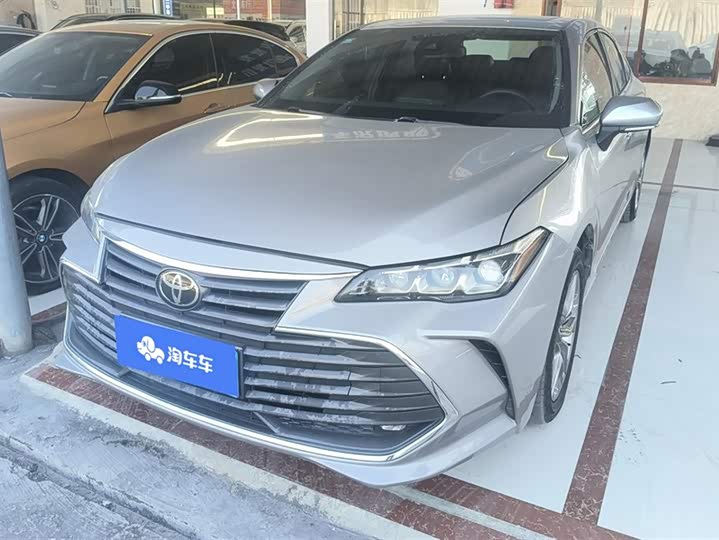 Фото 1 - Toyota Avalon