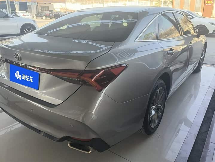 Фото 3 - Toyota Avalon