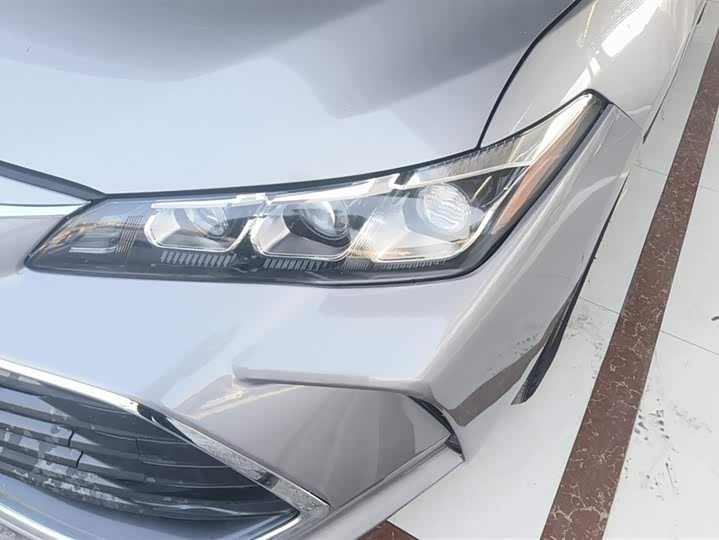 Фото 5 - Toyota Avalon