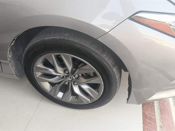 Фото 6 - Toyota Avalon