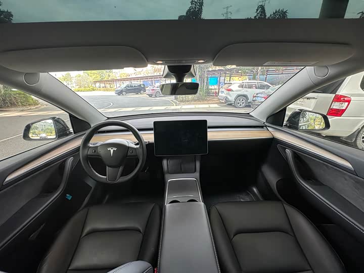 Фото 9 - Tesla Model Y