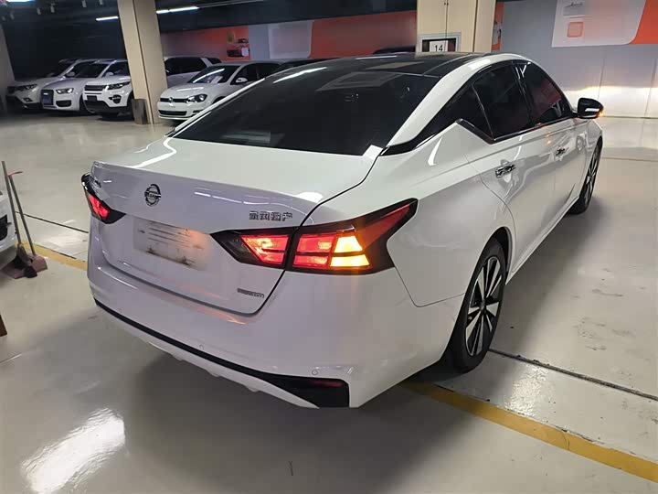 Фото 7 - Nissan Teana