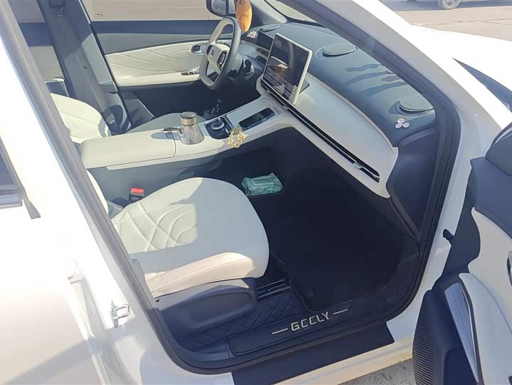 Фото 8 - Geely Galaxy Starship 7