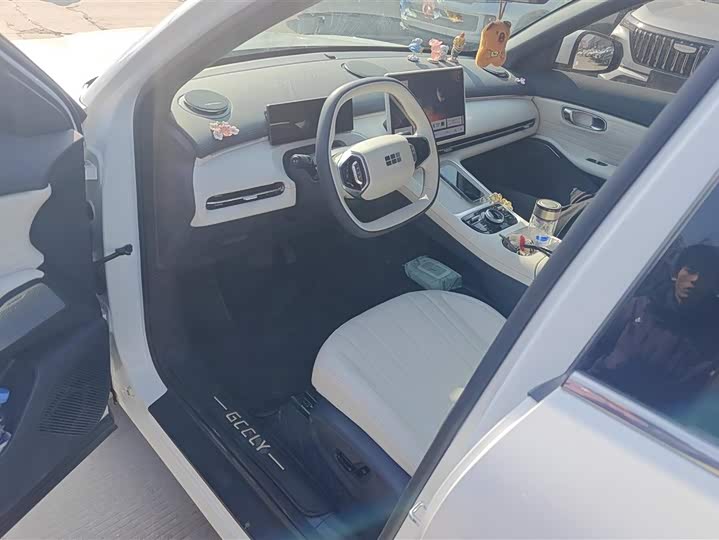 Фото 9 - Geely Galaxy Starship 7