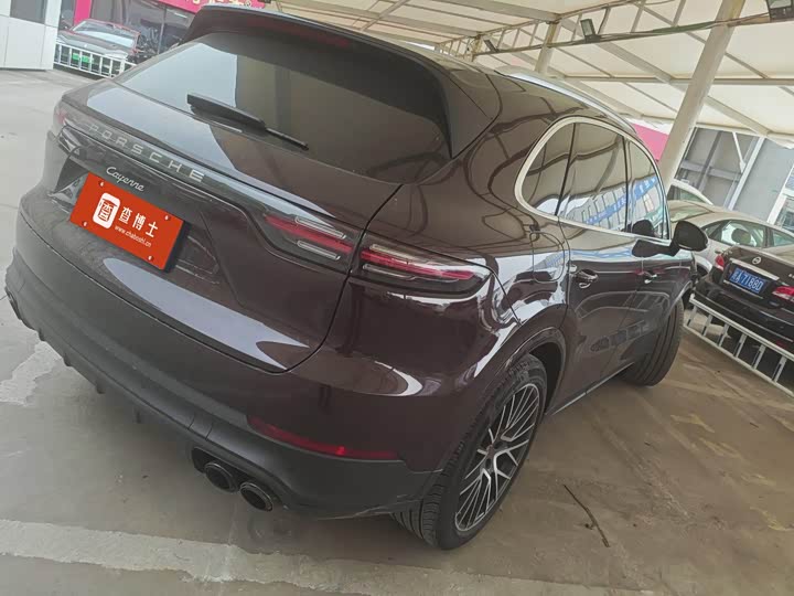 Фото 2 - Porsche Cayenne