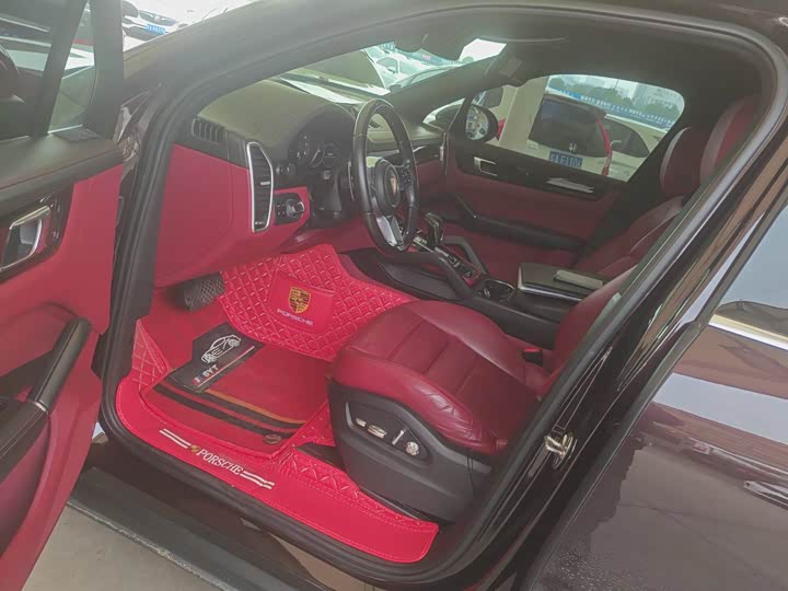 Фото 7 - Porsche Cayenne