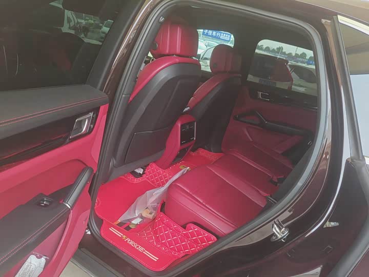 Фото 8 - Porsche Cayenne