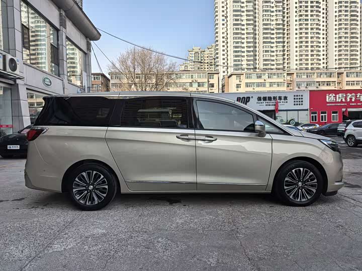 Фото 6 - Buick GL8 ES