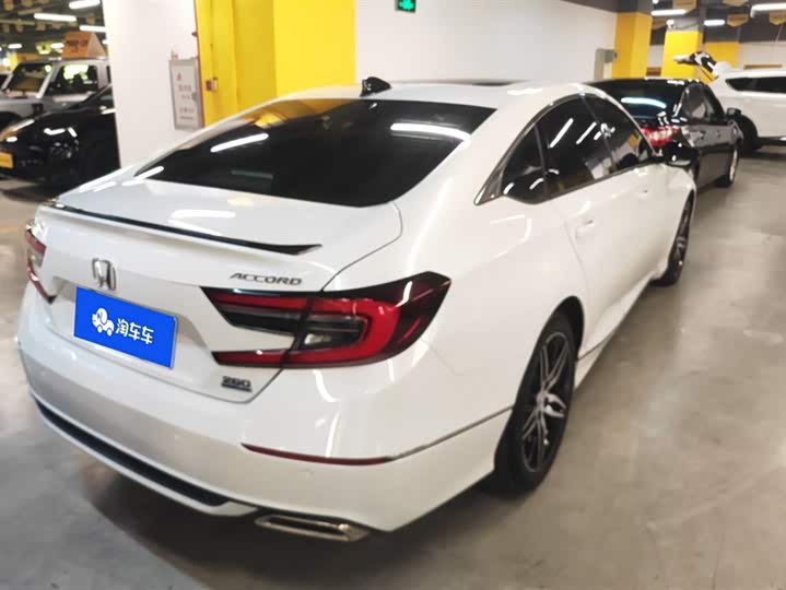 Фото 3 - Honda Accord