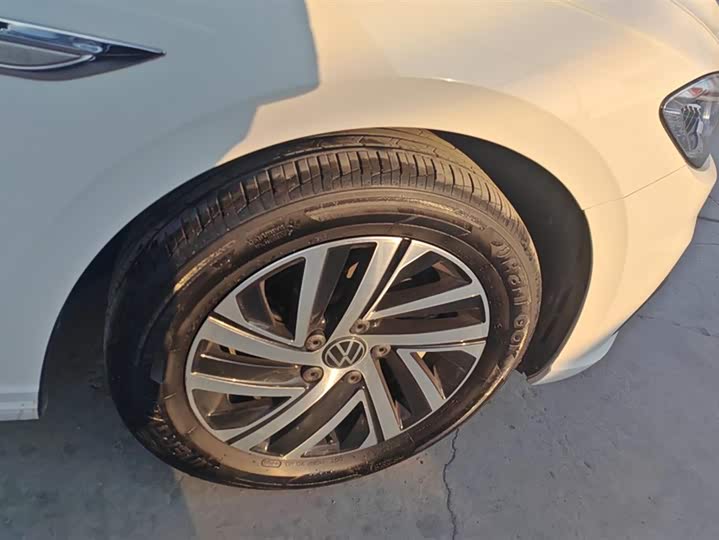 Фото 6 - Volkswagen Lavida