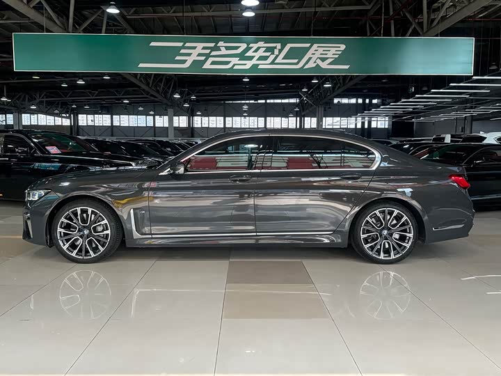 Фото 3 - BMW 7 Series