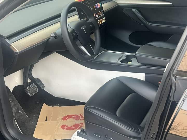 Фото 6 - Tesla Model Y