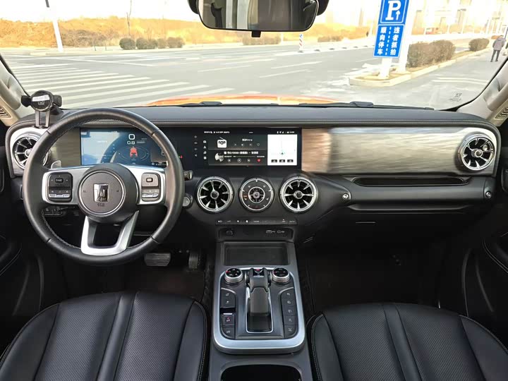 Фото 5 - Tank 300