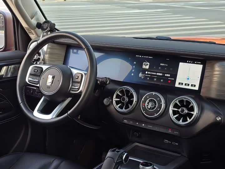 Фото 9 - Tank 300