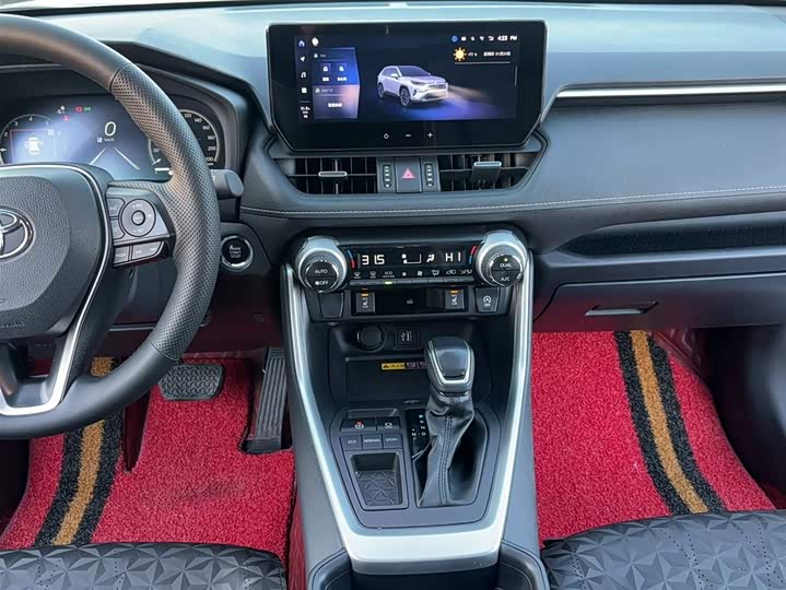 Фото 7 - Toyota RAV4