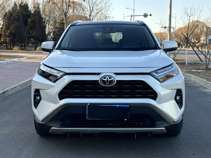 Фото 8 - Toyota RAV4