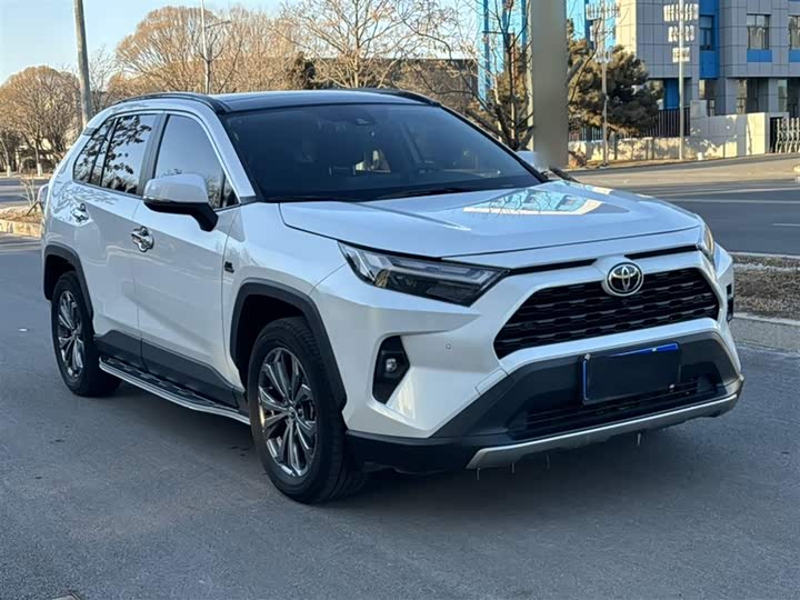 Фото 9 - Toyota RAV4