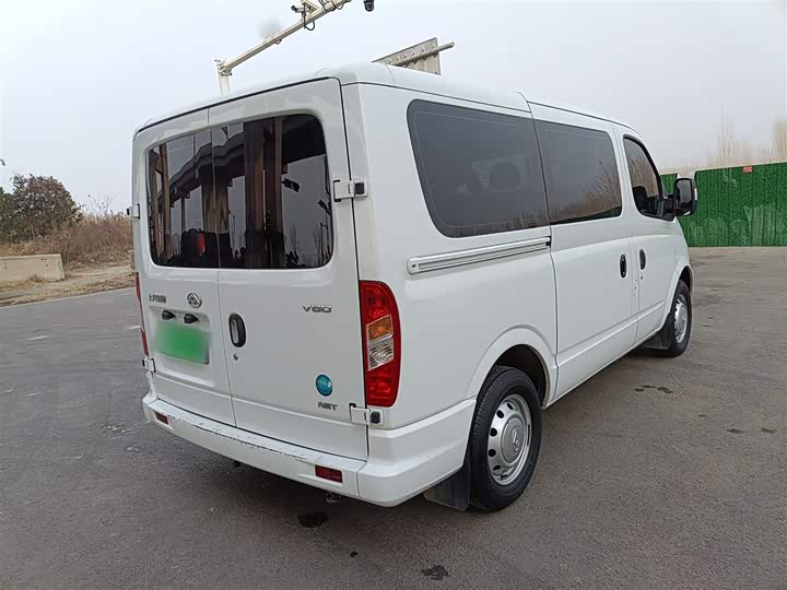 Фото 7 - Maxus V80