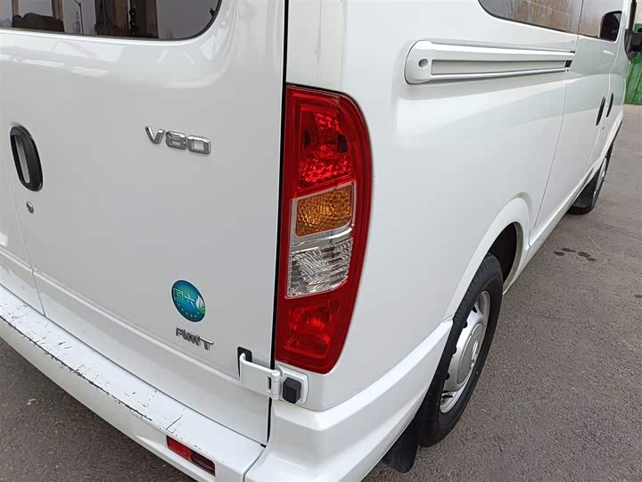 Фото 8 - Maxus V80