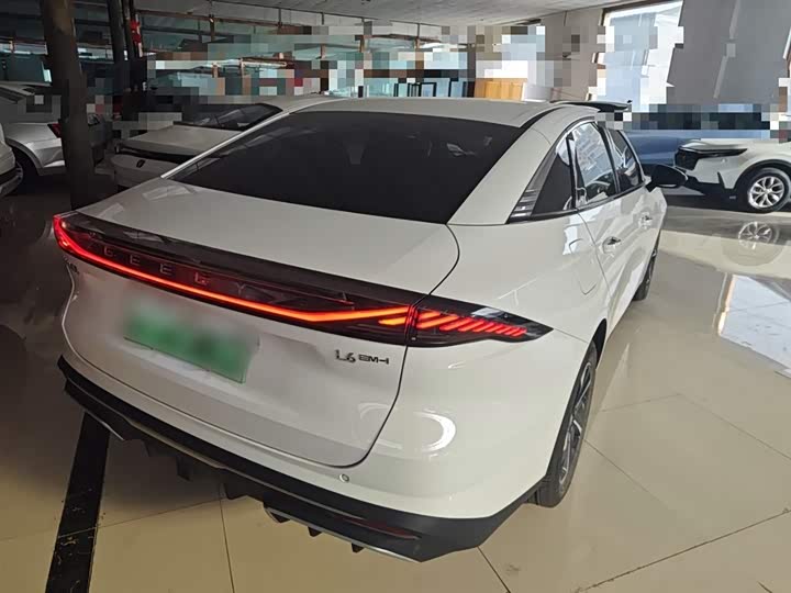 Фото 7 - Geely Galaxy L6