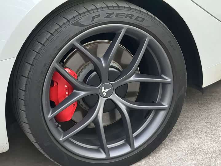 Фото 8 - Tesla Model 3