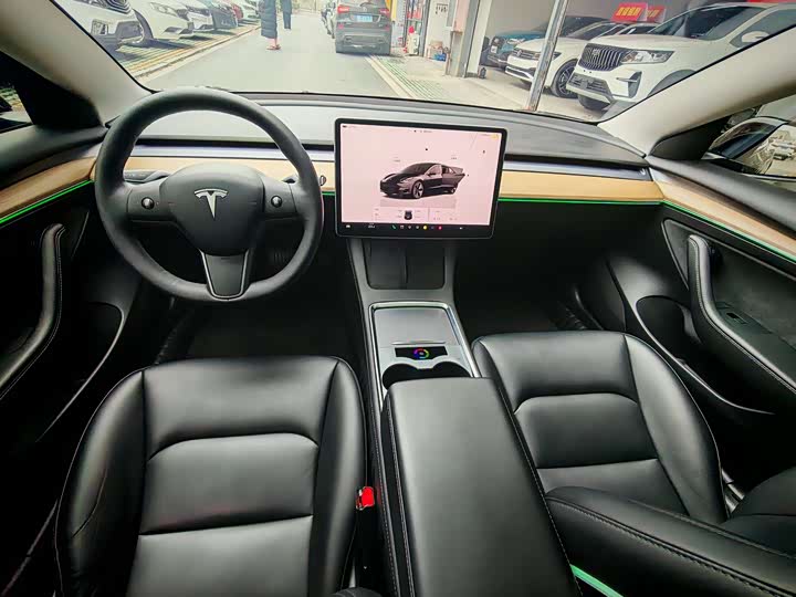 Фото 5 - Tesla Model 3