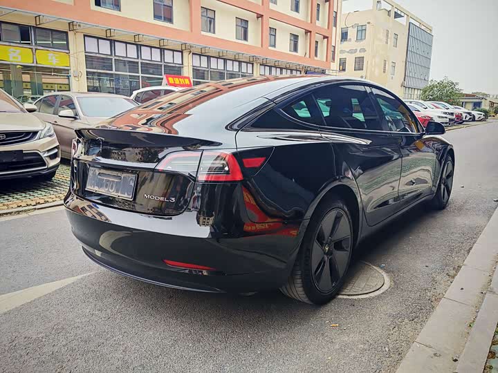 Фото 7 - Tesla Model 3