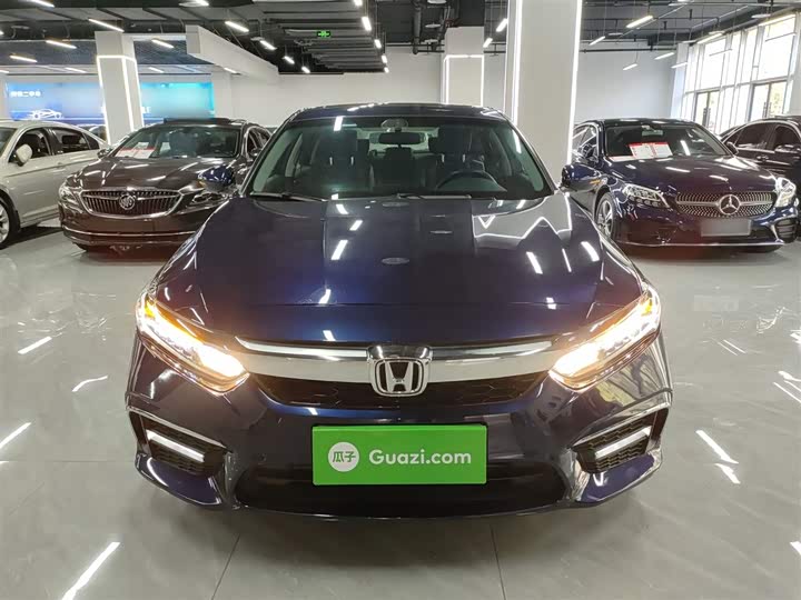 Фото 3 - Honda Inspire