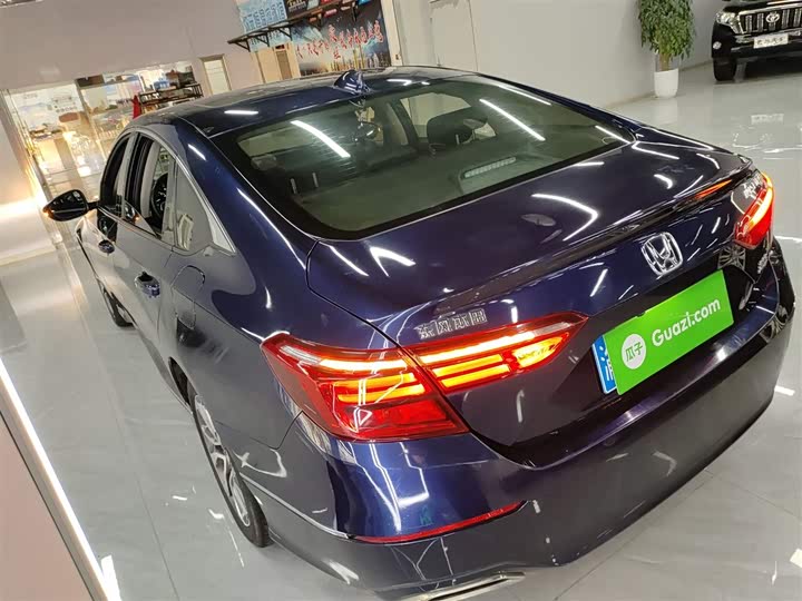 Фото 5 - Honda Inspire