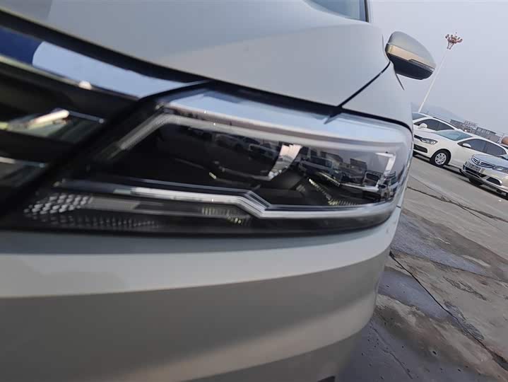 Фото 5 - Volkswagen Lavida