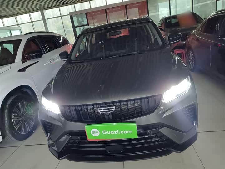 Фото 3 - Geely Coolray