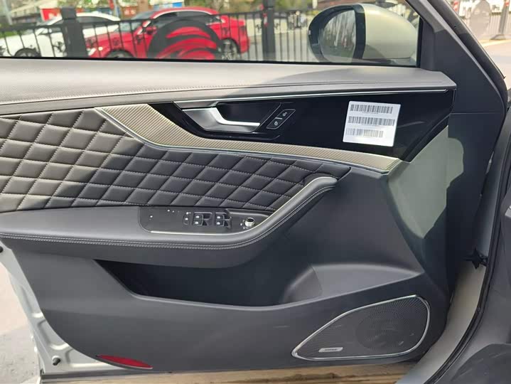 Фото 7 - Hongqi HS5