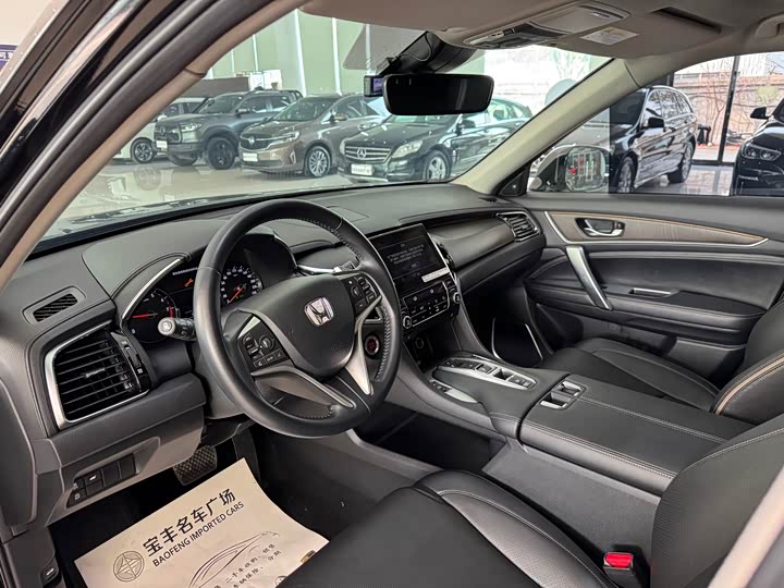 Фото 4 - Honda Avancier