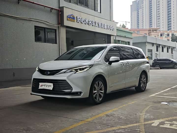 Фото 1 - Toyota Sienna